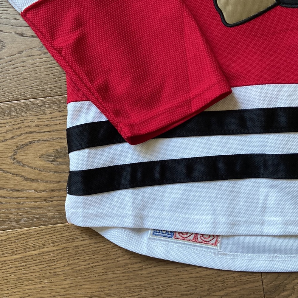 NWOT - NHL Vintage Hockey Officially Licensed Blackhawks Jersey - Picture 4 of 10